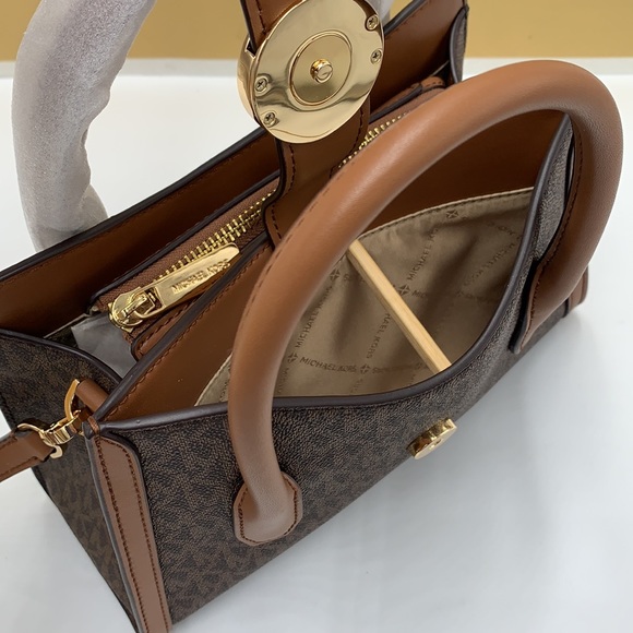 MICHAEL KORS GABBY SMALL TOP ZIP CURVE SATCHEL CROSSBODY BROWN SIGNATURE COLOR - Picture 12 of 16